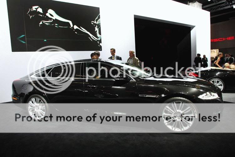 2670_2028_Jaguar_XJ_8.jpg