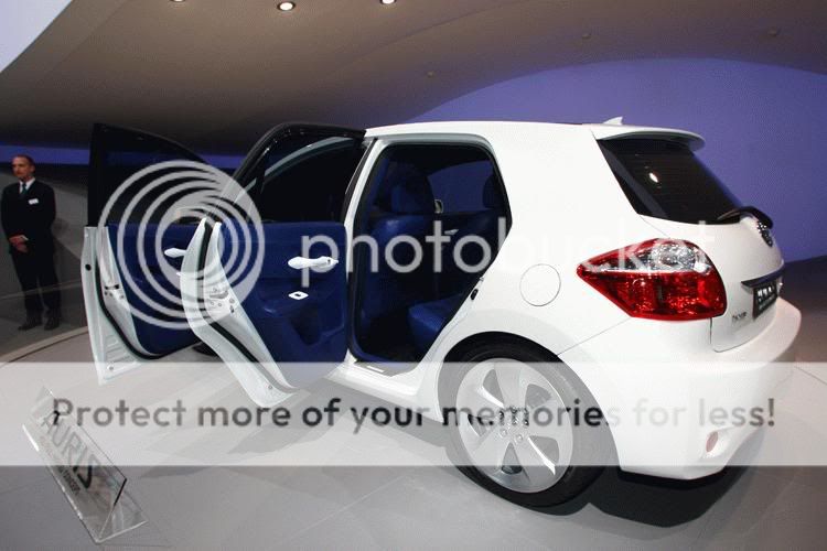 2680_9290_Toyota_Auris_Hybrid_9.jpg
