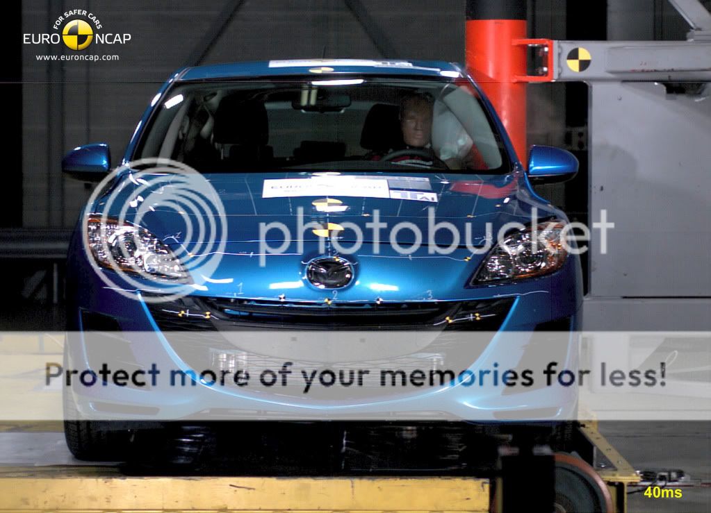 Mazda_3_2009_Pole---0-6df62075-27b3.jpg