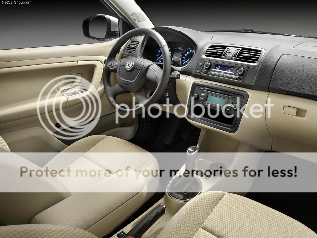 Skoda-Fabia_2011_1024x768_wallpa-3.jpg