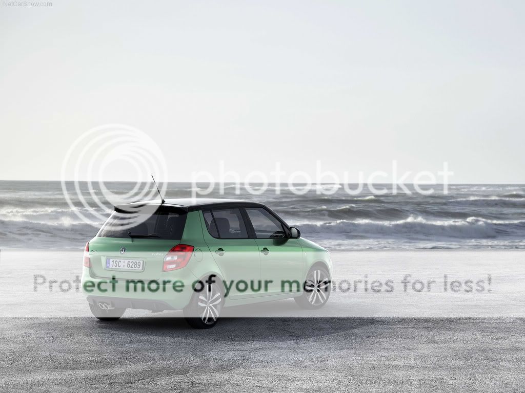 Skoda-Fabia_RS_2011_1024x768_wal-3.jpg