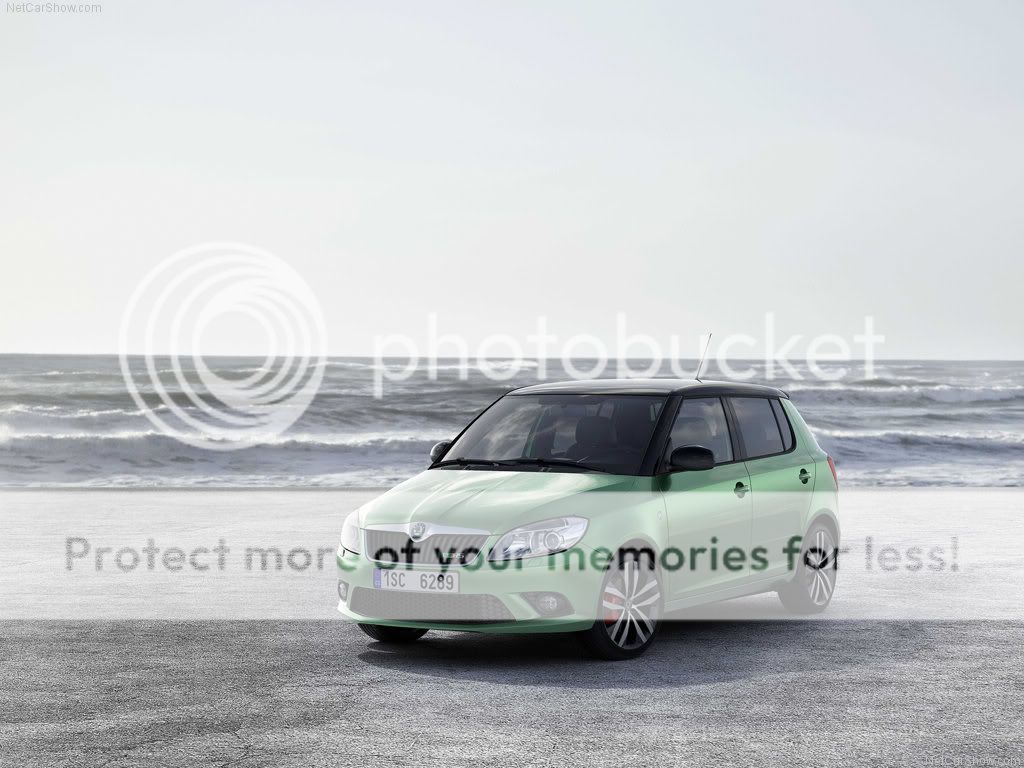 Skoda-Fabia_RS_2011_1024x768_wal-4.jpg