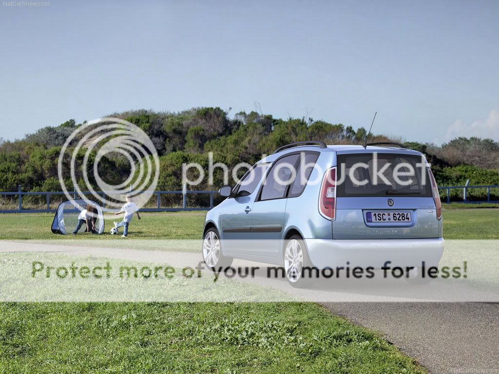 Skoda-Roomster_2011_1024x768_wal-3.jpg