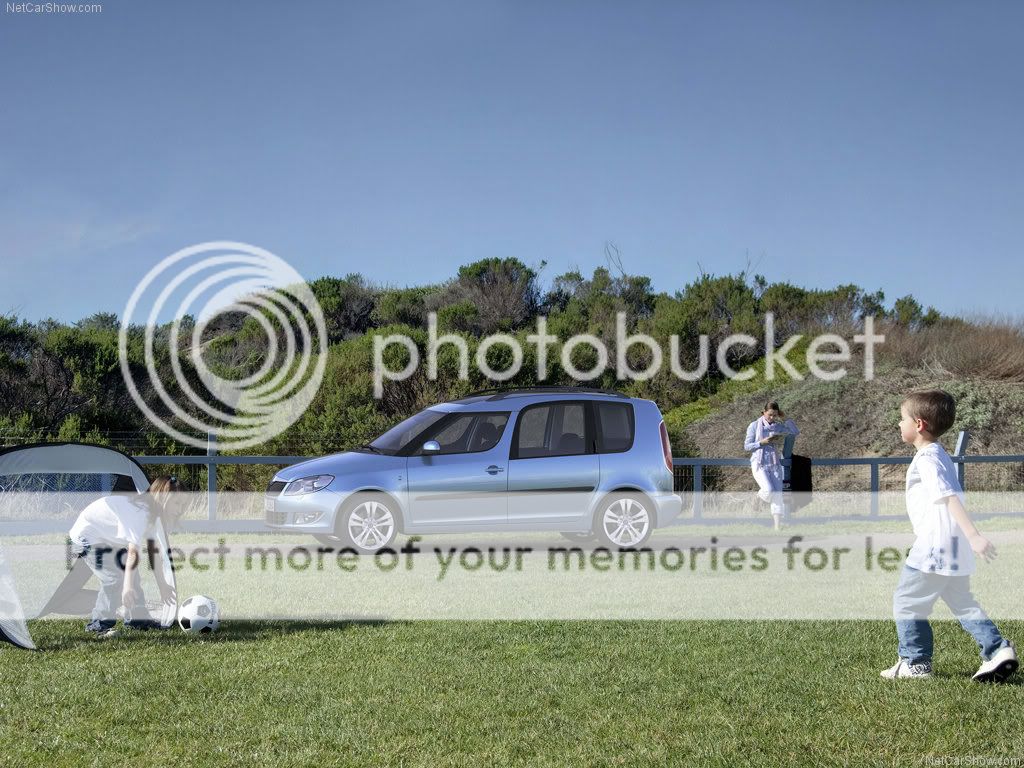 Skoda-Roomster_2011_1024x768_wal-4.jpg