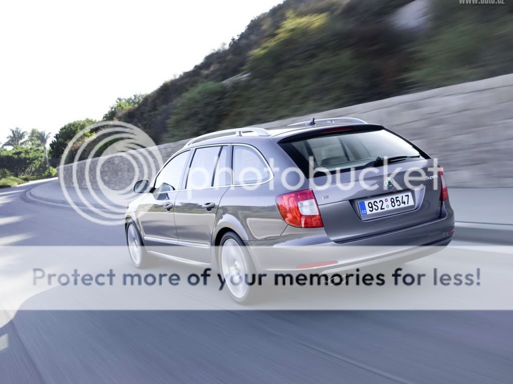 Skoda-Superb-Estate-82.jpg