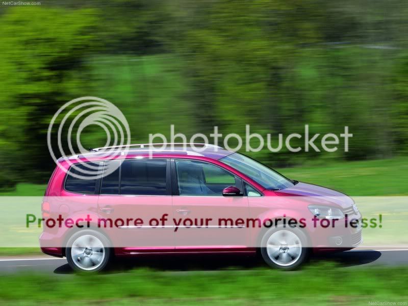 Volkswagen-Touran_2011_1024x768_-15.jpg