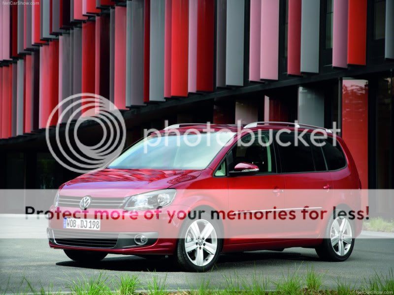 Volkswagen-Touran_2011_1024x768_-4.jpg