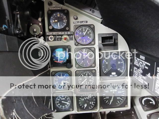 http://i535.photobucket.com/albums/ee359/aeropark/779andNewarksviggen015.jpg