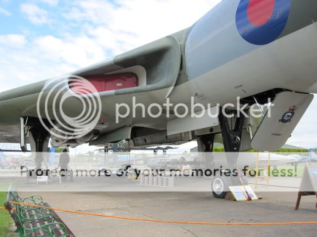 http://i535.photobucket.com/albums/ee359/aeropark/Cockpit-fest2011035.jpg