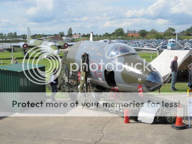 http://i535.photobucket.com/albums/ee359/aeropark/Cockpit-fest2011049.jpg