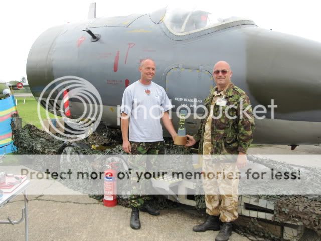 http://i535.photobucket.com/albums/ee359/aeropark/Cockpit-fest2011076.jpg