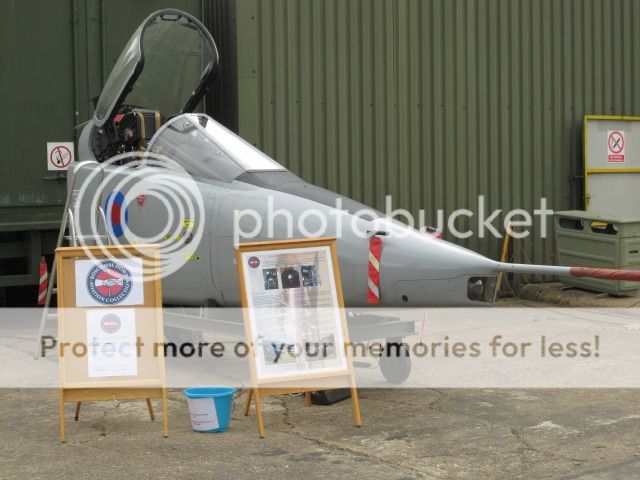 http://i535.photobucket.com/albums/ee359/aeropark/cockpit-Fest2012068.jpg