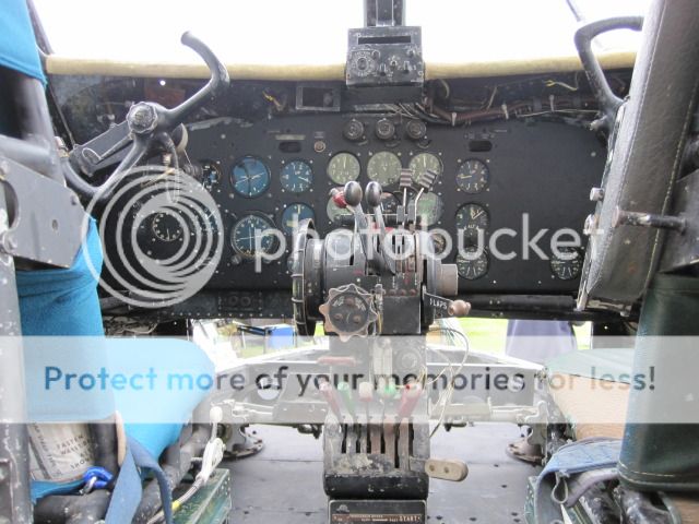 http://i535.photobucket.com/albums/ee359/aeropark/cockpit-Fest2012070.jpg