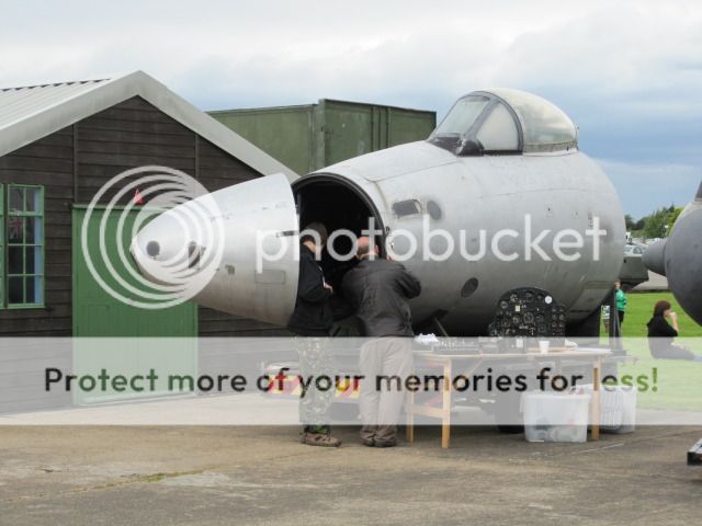 http://i535.photobucket.com/albums/ee359/aeropark/cockpit-Fest2012071.jpg