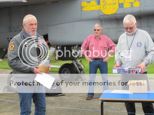 http://i535.photobucket.com/albums/ee359/aeropark/cockpit-Fest2012079.jpg