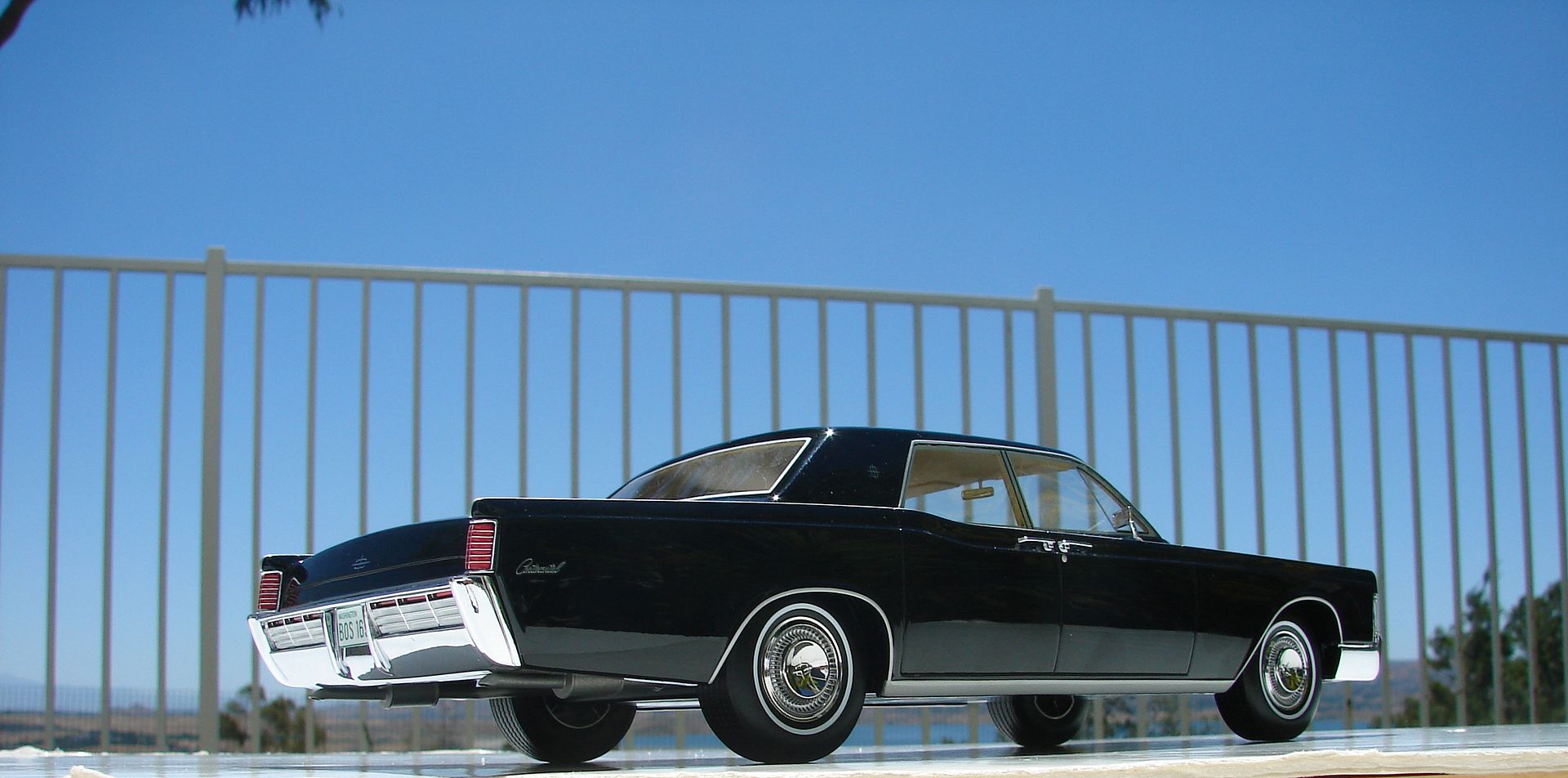 photo Lincoln 3 qtr low rear.jpg